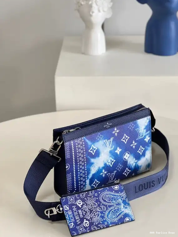 Aaa replica ru LOUIS WEARABLE GASTON VUITTON 0627
